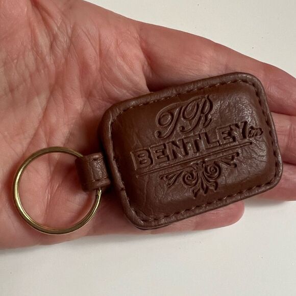 VTG Bentley Leather
Keychain Puffy Brown Stitched
Keyring Fob - Picture 8 of 10